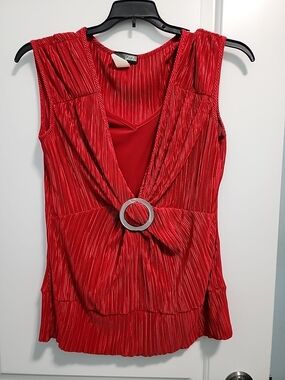 J.T.B. Red Top Front Knot W Buckle. Sz L